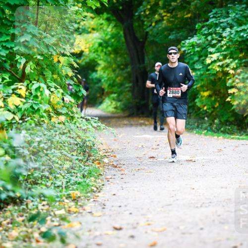 12.10.2025 - Bramfelder Halbmarathon 2025 Dr. Thomas Lammeyer http://msf.ph/oto/9345760 12.10.2025 10:17:23 Laufen 2880 meine-sportfotos.de