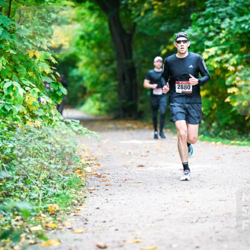 12.10.2025 - Bramfelder Halbmarathon 2025 Dr. Thomas Lammeyer http://msf.ph/oto/9345765 12.10.2025 10:17:24 Laufen 2880 meine-sportfotos.de