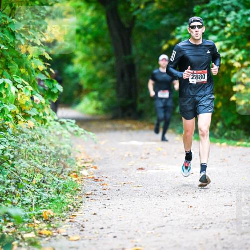 12.10.2025 - Bramfelder Halbmarathon 2025 Dr. Thomas Lammeyer http://msf.ph/oto/9345767 12.10.2025 10:17:24 Laufen 2880 meine-sportfotos.de