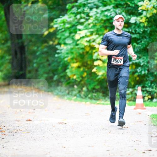 12.10.2025 - Bramfelder Halbmarathon 2025 Dr. Thomas Lammeyer http://msf.ph/oto/9345783 12.10.2025 10:17:29 Laufen 2507 meine-sportfotos.de