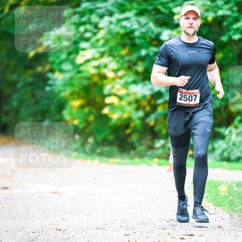 12.10.2025 - Bramfelder Halbmarathon 2025 Dr. Thomas Lammeyer http://msf.ph/oto/9345794 12.10.2025 10:17:30 Laufen 2507 meine-sportfotos.de