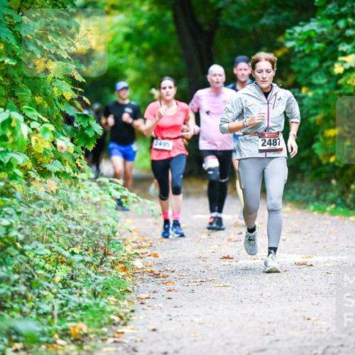 12.10.2025 - Bramfelder Halbmarathon 2025 Dr. Thomas Lammeyer http://msf.ph/oto/9345808 12.10.2025 10:17:37 Laufen 2487, 2495 meine-sportfotos.de