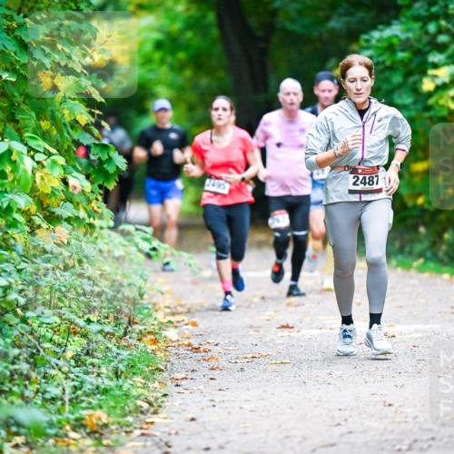 12.10.2025 - Bramfelder Halbmarathon 2025 Dr. Thomas Lammeyer http://msf.ph/oto/9345812 12.10.2025 10:17:38 Laufen 2495, 2481 meine-sportfotos.de