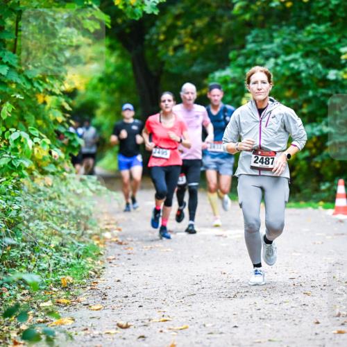 12.10.2025 - Bramfelder Halbmarathon 2025 Dr. Thomas Lammeyer http://msf.ph/oto/9345821 12.10.2025 10:17:40 Laufen 2487, 2495 meine-sportfotos.de