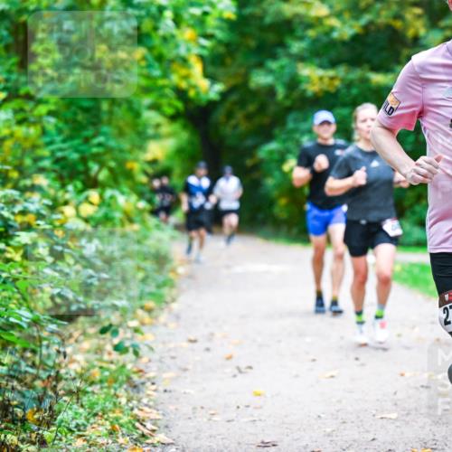 12.10.2025 - Bramfelder Halbmarathon 2025 Dr. Thomas Lammeyer http://msf.ph/oto/9345856 12.10.2025 10:17:46 Laufen 2762 meine-sportfotos.de