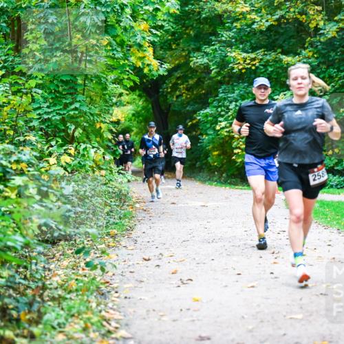 12.10.2025 - Bramfelder Halbmarathon 2025 Dr. Thomas Lammeyer http://msf.ph/oto/9345857 12.10.2025 10:17:46 Laufen 2948, 258 meine-sportfotos.de