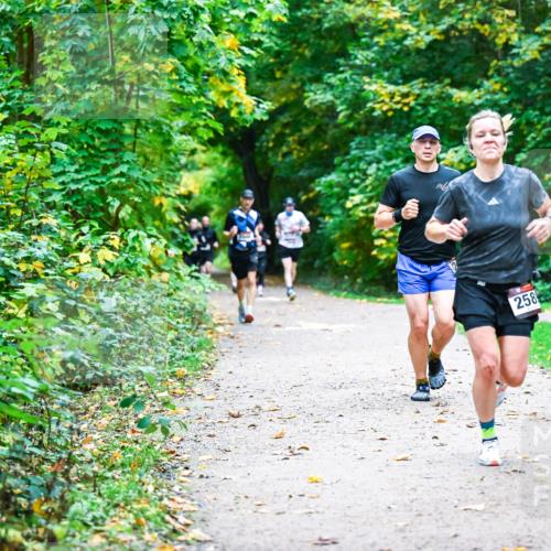 12.10.2025 - Bramfelder Halbmarathon 2025 Dr. Thomas Lammeyer http://msf.ph/oto/9345858 12.10.2025 10:17:46 Laufen 258 meine-sportfotos.de