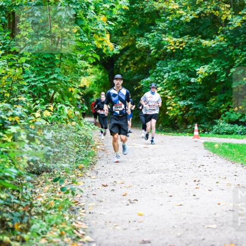 12.10.2025 - Bramfelder Halbmarathon 2025 Dr. Thomas Lammeyer http://msf.ph/oto/9345877 12.10.2025 10:17:49 Laufen 2948, 2434, 2736 meine-sportfotos.de