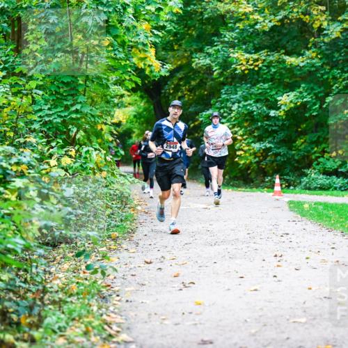 12.10.2025 - Bramfelder Halbmarathon 2025 Dr. Thomas Lammeyer http://msf.ph/oto/9345879 12.10.2025 10:17:49 Laufen 2948 meine-sportfotos.de