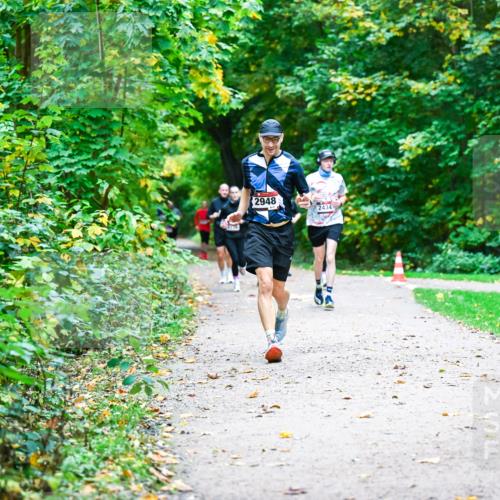 12.10.2025 - Bramfelder Halbmarathon 2025 Dr. Thomas Lammeyer http://msf.ph/oto/9345885 12.10.2025 10:17:51 Laufen 2948, 2434 meine-sportfotos.de