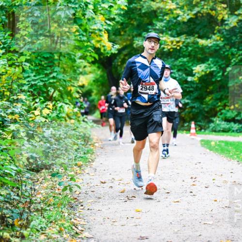 12.10.2025 - Bramfelder Halbmarathon 2025 Dr. Thomas Lammeyer http://msf.ph/oto/9345892 12.10.2025 10:17:52 Laufen 2948, 51, 2434 meine-sportfotos.de