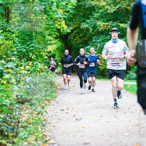 12.10.2025 - Bramfelder Halbmarathon 2025 Dr. Thomas Lammeyer http://msf.ph/oto/9345904 12.10.2025 10:17:53 Laufen 2434, 2692, 2957, 2736, 2945 meine-sportfotos.de