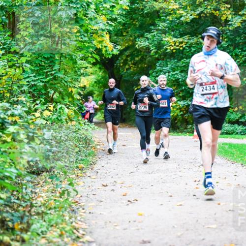 12.10.2025 - Bramfelder Halbmarathon 2025 Dr. Thomas Lammeyer http://msf.ph/oto/9345908 12.10.2025 10:17:54 Laufen 957, 2692, 2736, 2434 meine-sportfotos.de