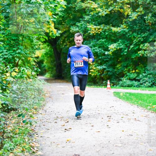 12.10.2025 - Bramfelder Halbmarathon 2025 Dr. Thomas Lammeyer http://msf.ph/oto/9345980 12.10.2025 10:18:07 Laufen 2512 meine-sportfotos.de