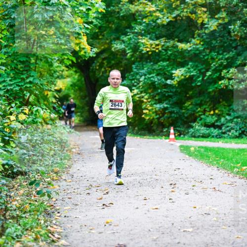 12.10.2025 - Bramfelder Halbmarathon 2025 Dr. Thomas Lammeyer http://msf.ph/oto/9346002 12.10.2025 10:18:21 Laufen 2643 meine-sportfotos.de