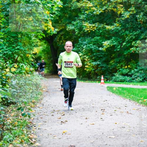 12.10.2025 - Bramfelder Halbmarathon 2025 Dr. Thomas Lammeyer http://msf.ph/oto/9346003 12.10.2025 10:18:22 Laufen 2643 meine-sportfotos.de