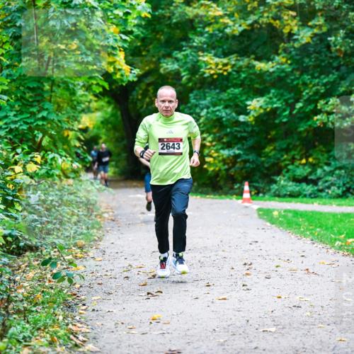 12.10.2025 - Bramfelder Halbmarathon 2025 Dr. Thomas Lammeyer http://msf.ph/oto/9346006 12.10.2025 10:18:22 Laufen 2643 meine-sportfotos.de