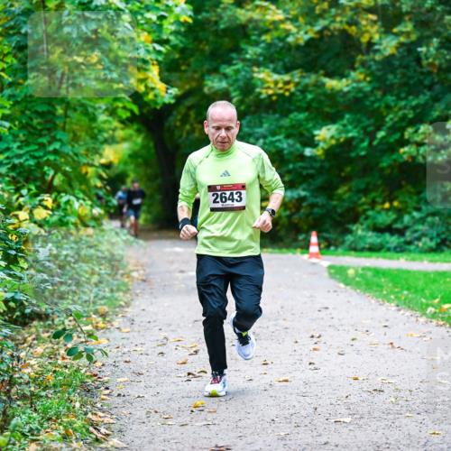 12.10.2025 - Bramfelder Halbmarathon 2025 Dr. Thomas Lammeyer http://msf.ph/oto/9346010 12.10.2025 10:18:22 Laufen 2643 meine-sportfotos.de