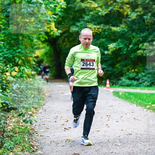 12.10.2025 - Bramfelder Halbmarathon 2025 Dr. Thomas Lammeyer http://msf.ph/oto/9346012 12.10.2025 10:18:23 Laufen 2643 meine-sportfotos.de