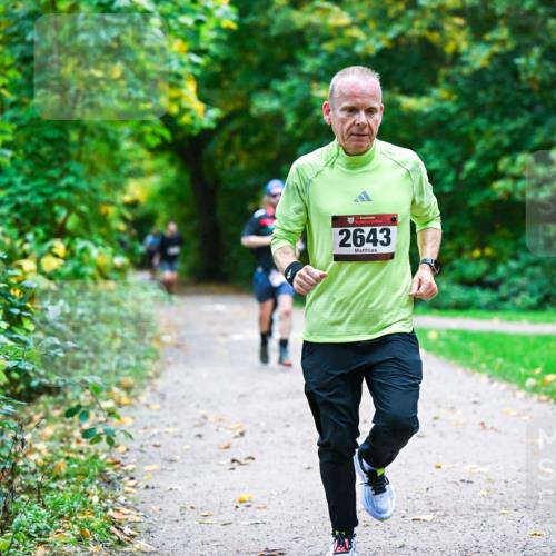 12.10.2025 - Bramfelder Halbmarathon 2025 Dr. Thomas Lammeyer http://msf.ph/oto/9346015 12.10.2025 10:18:23 Laufen 2643 meine-sportfotos.de