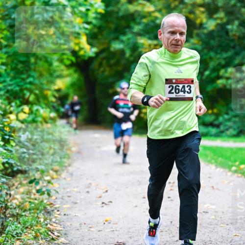 12.10.2025 - Bramfelder Halbmarathon 2025 Dr. Thomas Lammeyer http://msf.ph/oto/9346016 12.10.2025 10:18:23 Laufen 34, 2643 meine-sportfotos.de