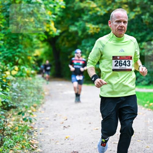 12.10.2025 - Bramfelder Halbmarathon 2025 Dr. Thomas Lammeyer http://msf.ph/oto/9346017 12.10.2025 10:18:23 Laufen 34, 2643 meine-sportfotos.de