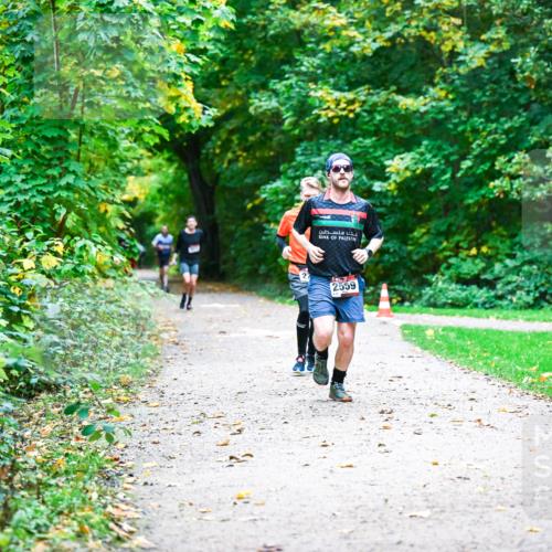 12.10.2025 - Bramfelder Halbmarathon 2025 Dr. Thomas Lammeyer http://msf.ph/oto/9346022 12.10.2025 10:18:25 Laufen 2559 meine-sportfotos.de