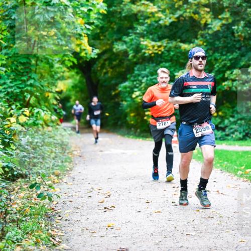 12.10.2025 - Bramfelder Halbmarathon 2025 Dr. Thomas Lammeyer http://msf.ph/oto/9346030 12.10.2025 10:18:26 Laufen 2781, 2559, 78 meine-sportfotos.de