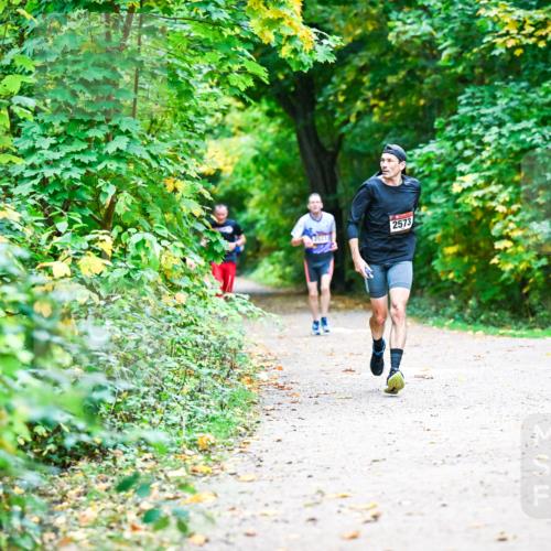 12.10.2025 - Bramfelder Halbmarathon 2025 Dr. Thomas Lammeyer http://msf.ph/oto/9346042 12.10.2025 10:18:29 Laufen 2573 meine-sportfotos.de
