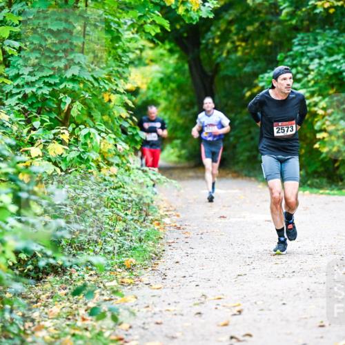 12.10.2025 - Bramfelder Halbmarathon 2025 Dr. Thomas Lammeyer http://msf.ph/oto/9346047 12.10.2025 10:18:30 Laufen 2573 meine-sportfotos.de