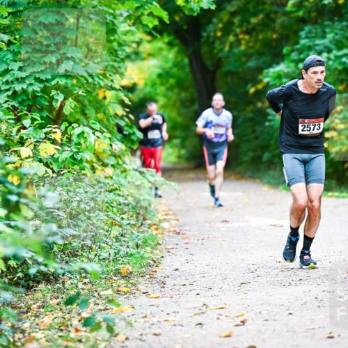 12.10.2025 - Bramfelder Halbmarathon 2025 Dr. Thomas Lammeyer http://msf.ph/oto/9346050 12.10.2025 10:18:31 Laufen 2573 meine-sportfotos.de