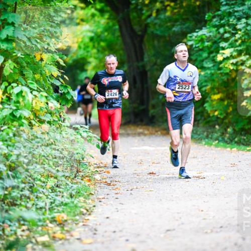 12.10.2025 - Bramfelder Halbmarathon 2025 Dr. Thomas Lammeyer http://msf.ph/oto/9346059 12.10.2025 10:18:33 Laufen 2523, 2426 meine-sportfotos.de