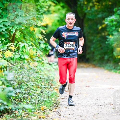 12.10.2025 - Bramfelder Halbmarathon 2025 Dr. Thomas Lammeyer http://msf.ph/oto/9346072 12.10.2025 10:18:37 Laufen 8, 29, 2426 meine-sportfotos.de