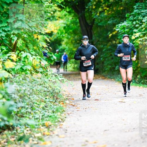 12.10.2025 - Bramfelder Halbmarathon 2025 Dr. Thomas Lammeyer http://msf.ph/oto/9346087 12.10.2025 10:18:43 Laufen 2897, 2438 meine-sportfotos.de