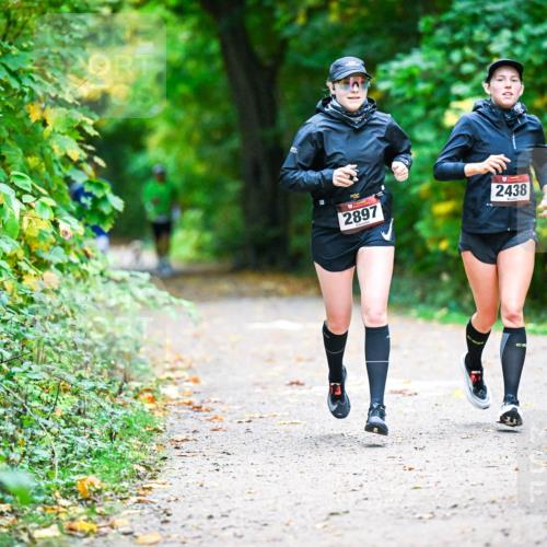 12.10.2025 - Bramfelder Halbmarathon 2025 Dr. Thomas Lammeyer http://msf.ph/oto/9346100 12.10.2025 10:18:45 Laufen 2897, 2438 meine-sportfotos.de