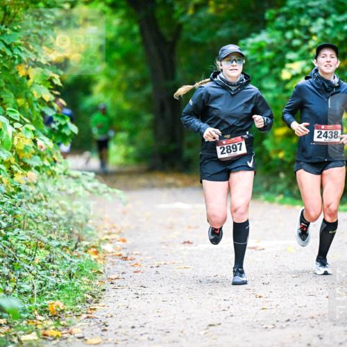 12.10.2025 - Bramfelder Halbmarathon 2025 Dr. Thomas Lammeyer http://msf.ph/oto/9346101 12.10.2025 10:18:45 Laufen 910, 2897, 2438 meine-sportfotos.de