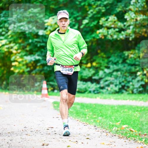 12.10.2025 - Bramfelder Halbmarathon 2025 Dr. Thomas Lammeyer http://msf.ph/oto/9346162 12.10.2025 10:19:03 Laufen 2649 meine-sportfotos.de