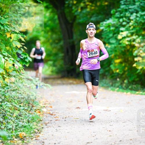 12.10.2025 - Bramfelder Halbmarathon 2025 Dr. Thomas Lammeyer http://msf.ph/oto/9346176 12.10.2025 10:19:06 Laufen 879, 2640 meine-sportfotos.de
