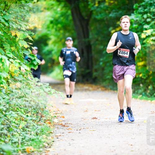 12.10.2025 - Bramfelder Halbmarathon 2025 Dr. Thomas Lammeyer http://msf.ph/oto/9346191 12.10.2025 10:19:13 Laufen 2864 meine-sportfotos.de