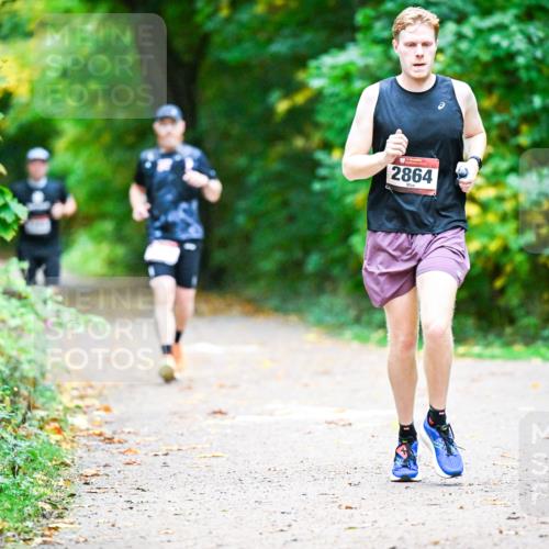 12.10.2025 - Bramfelder Halbmarathon 2025 Dr. Thomas Lammeyer http://msf.ph/oto/9346202 12.10.2025 10:19:14 Laufen 2864 meine-sportfotos.de