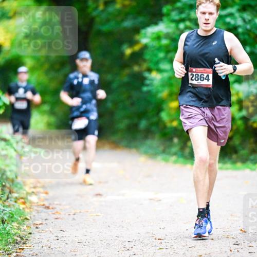 12.10.2025 - Bramfelder Halbmarathon 2025 Dr. Thomas Lammeyer http://msf.ph/oto/9346205 12.10.2025 10:19:14 Laufen 2864 meine-sportfotos.de