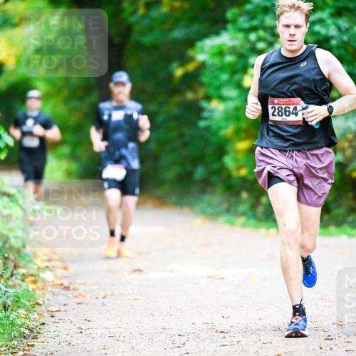 12.10.2025 - Bramfelder Halbmarathon 2025 Dr. Thomas Lammeyer http://msf.ph/oto/9346206 12.10.2025 10:19:15 Laufen 2864 meine-sportfotos.de