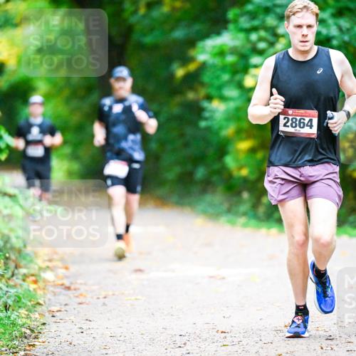 12.10.2025 - Bramfelder Halbmarathon 2025 Dr. Thomas Lammeyer http://msf.ph/oto/9346207 12.10.2025 10:19:15 Laufen 2864 meine-sportfotos.de