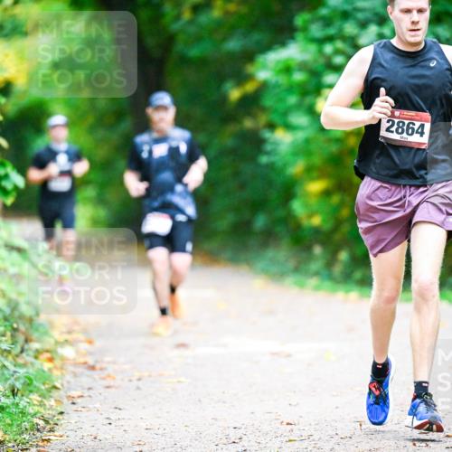 12.10.2025 - Bramfelder Halbmarathon 2025 Dr. Thomas Lammeyer http://msf.ph/oto/9346208 12.10.2025 10:19:15 Laufen 2864 meine-sportfotos.de
