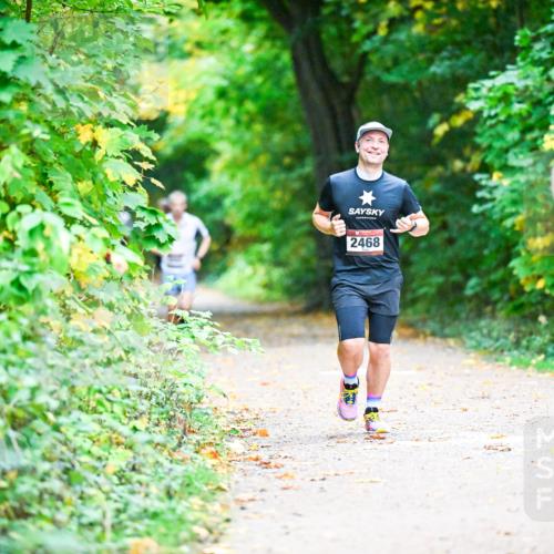 12.10.2025 - Bramfelder Halbmarathon 2025 Dr. Thomas Lammeyer http://msf.ph/oto/9346225 12.10.2025 10:19:19 Laufen 2468 meine-sportfotos.de