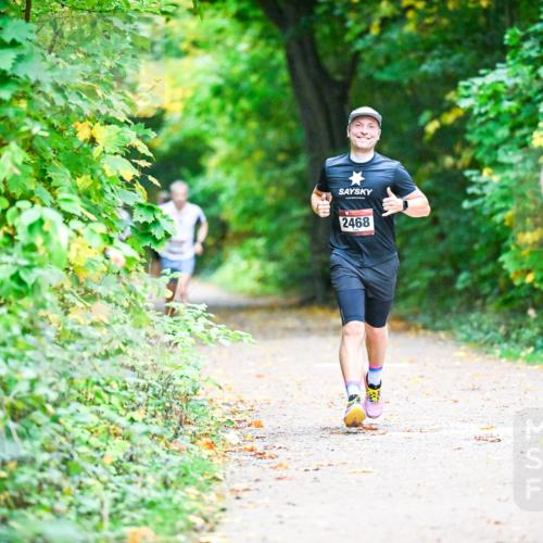 12.10.2025 - Bramfelder Halbmarathon 2025 Dr. Thomas Lammeyer http://msf.ph/oto/9346226 12.10.2025 10:19:19 Laufen 2468, 2556 meine-sportfotos.de