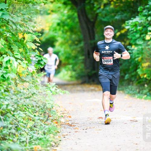 12.10.2025 - Bramfelder Halbmarathon 2025 Dr. Thomas Lammeyer http://msf.ph/oto/9346228 12.10.2025 10:19:20 Laufen 2468 meine-sportfotos.de