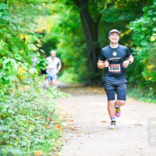 12.10.2025 - Bramfelder Halbmarathon 2025 Dr. Thomas Lammeyer http://msf.ph/oto/9346229 12.10.2025 10:19:20 Laufen 2468 meine-sportfotos.de