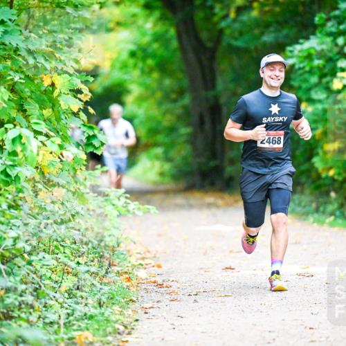 12.10.2025 - Bramfelder Halbmarathon 2025 Dr. Thomas Lammeyer http://msf.ph/oto/9346231 12.10.2025 10:19:20 Laufen 2468 meine-sportfotos.de
