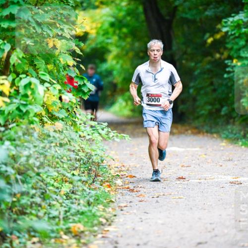 12.10.2025 - Bramfelder Halbmarathon 2025 Dr. Thomas Lammeyer http://msf.ph/oto/9346253 12.10.2025 10:19:27 Laufen 3000 meine-sportfotos.de